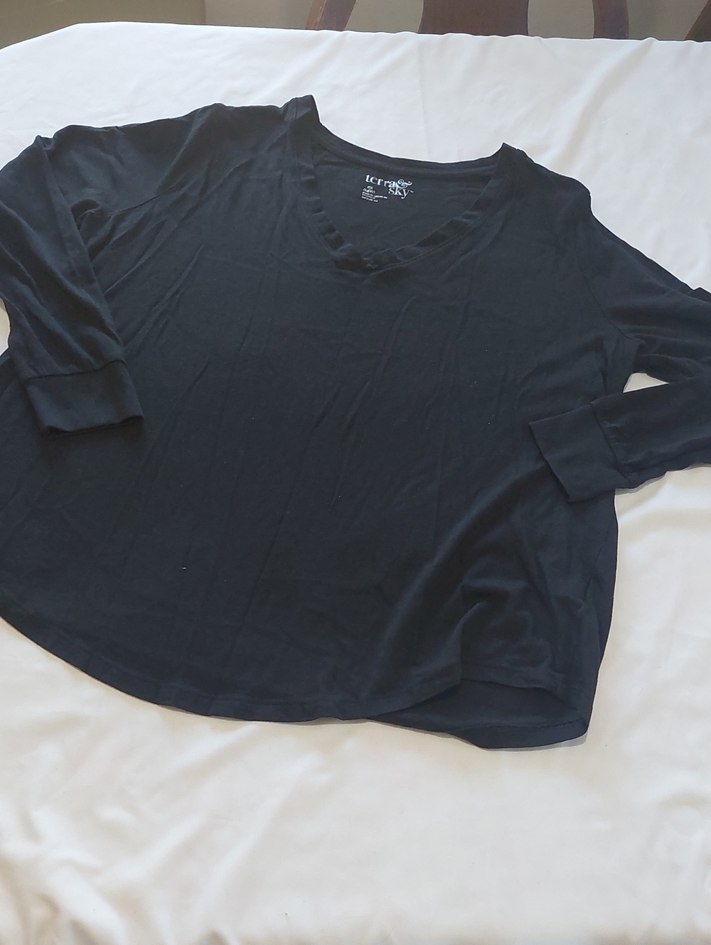 Terra & Sky Black V-Neck Long Sleeve Top - Relaxed Fit 0X